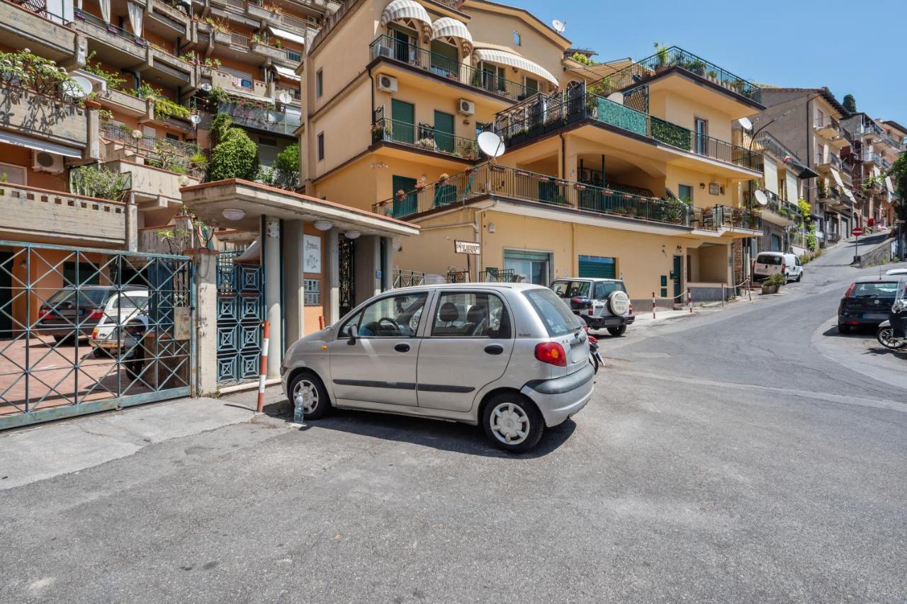 Taormina Comfortable Apartment With Terrace エクステリア 写真